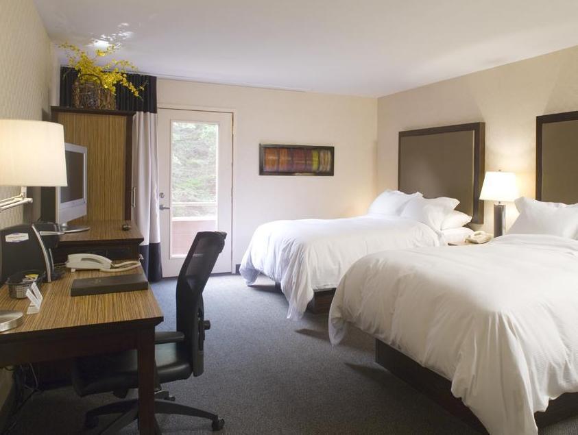 Hotel The Woodlands 3*